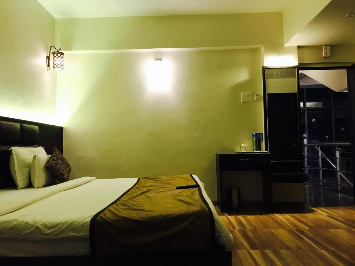 Hotel Sai Kripa Imperial Даман Экстерьер фото